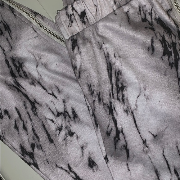 Marble Fashion Nova 2 piece Set ✨💫 - Picture 5 of 5